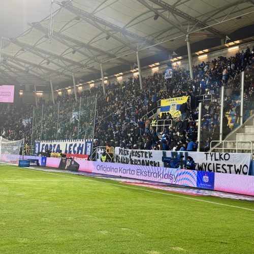 Lech Poznań w Gdyni – gwizdy i szybki powrót do szatni (VIDEO)