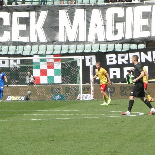 Niespodzianka w&nbsp;1. lidze. Vicelider gubi punkty z&nbsp;przedostatnią drużyną ligi!